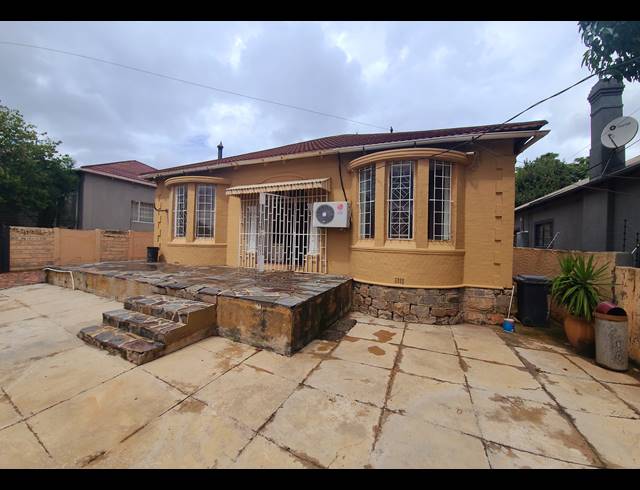 4 BEDROOM FREESTANDING FOR SALE IN SYDENHAM